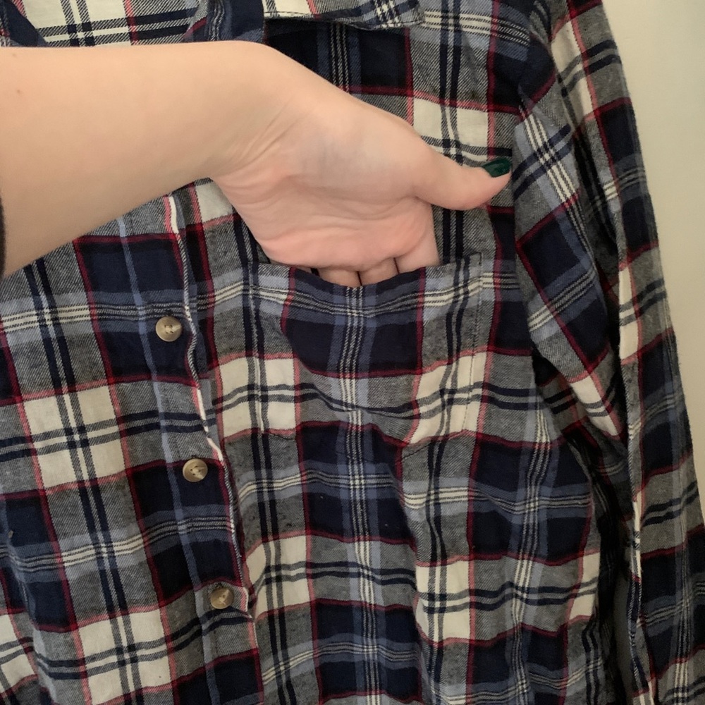 NWOT Brandy Melville Flannel - Picture 3 of 5